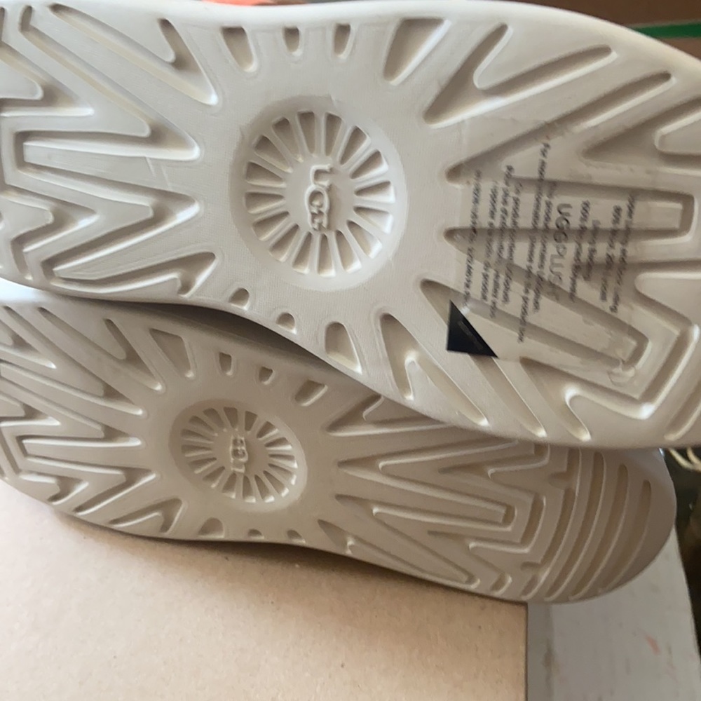 UGG boots - Picture 5 of 13